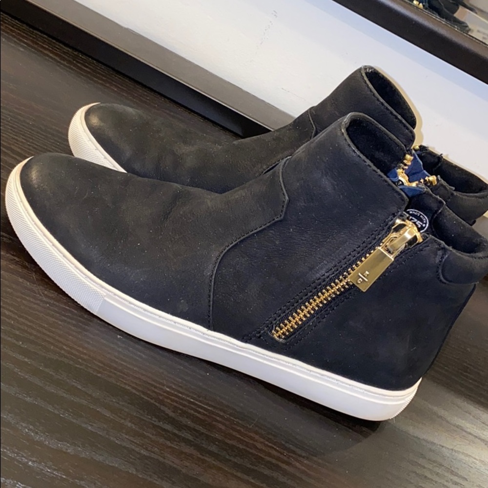 Kenneth Cole sneaker